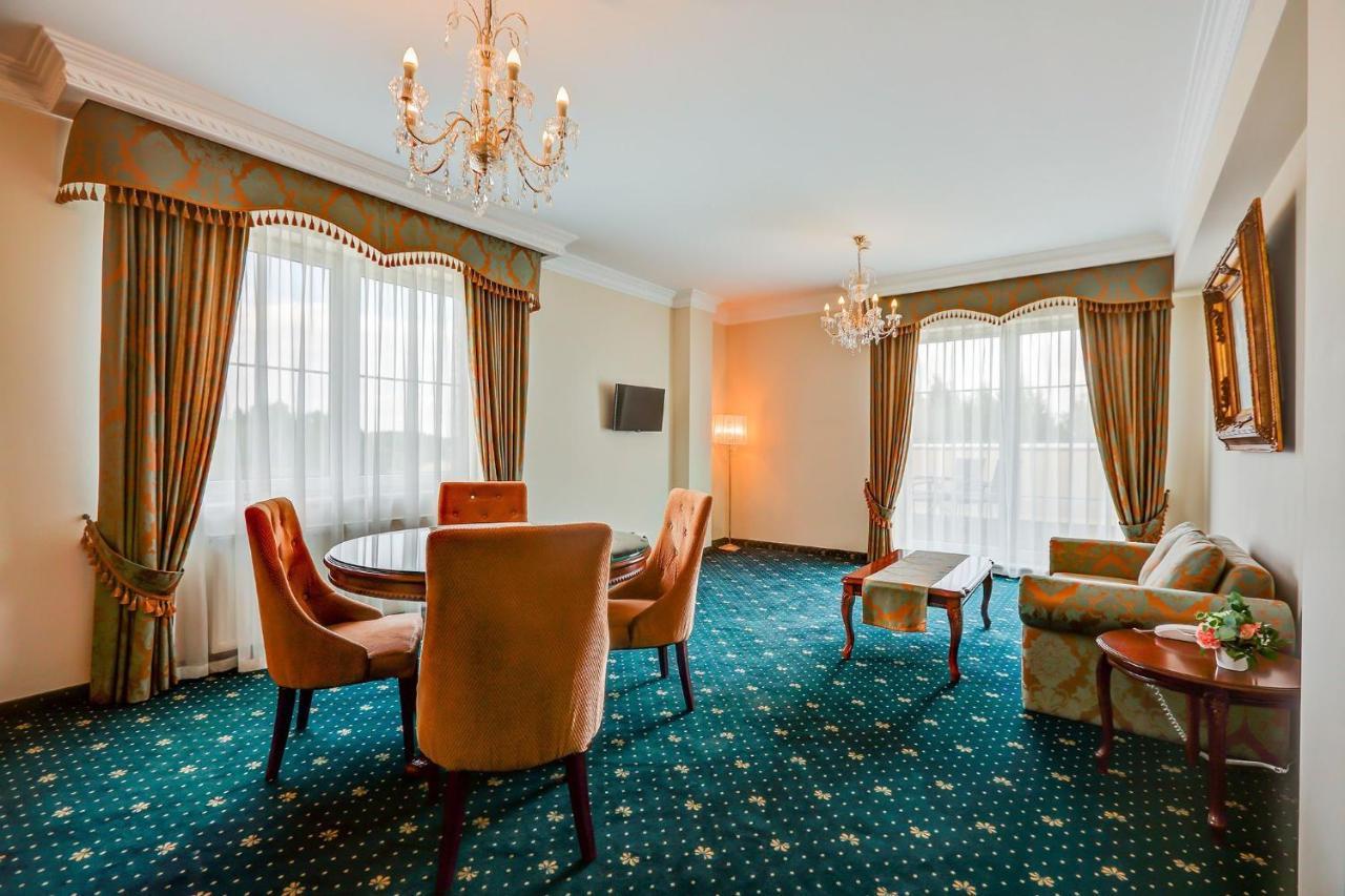 Parisel Palace Centrum Konferencyjno-Wypoczynkowe Klimki Pod Lukowem Extérieur photo