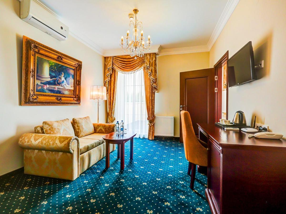 Parisel Palace Centrum Konferencyjno-Wypoczynkowe Klimki Pod Lukowem Extérieur photo