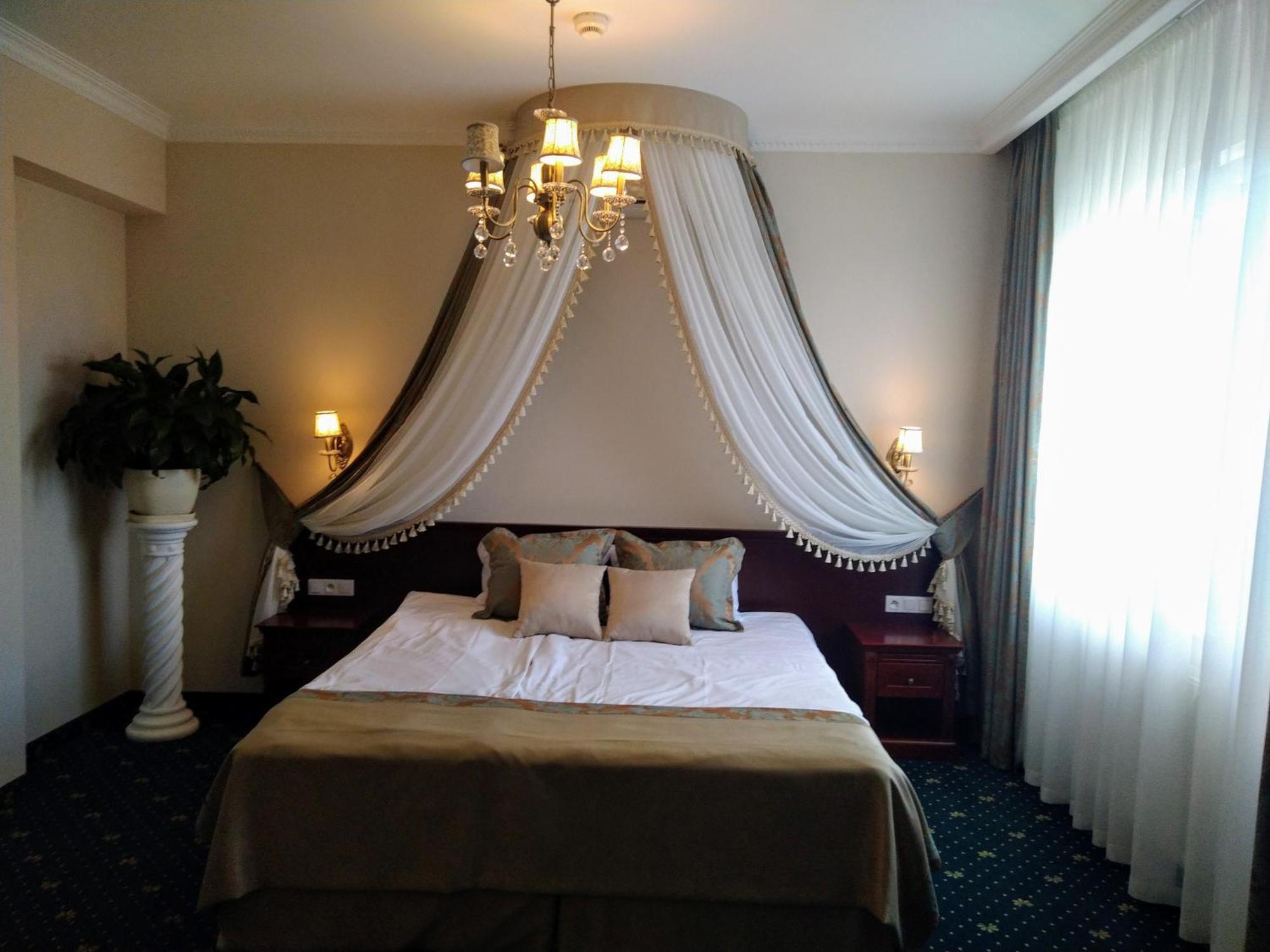 Parisel Palace Centrum Konferencyjno-Wypoczynkowe Klimki Pod Lukowem Extérieur photo